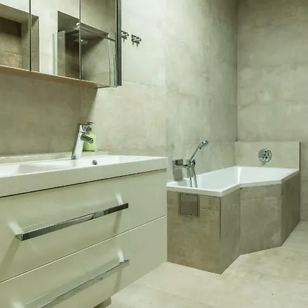 Lejlighed Exclusive 3 Bedroom Top-notch Flat, Great Location Prag