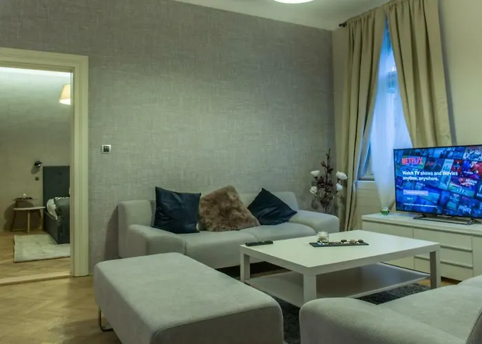 Exclusive 3 Bedroom Top-notch Flat, Great Location *