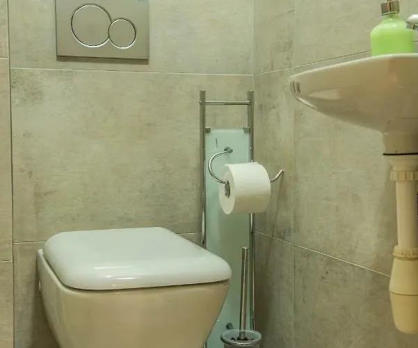 Exclusive 3 Bedroom Top-notch Flat, Great Location Πράγα