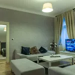 Lägenhet Exclusive 3 Bedroom Top-notch Flat, Great Location Prag