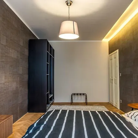 Exclusive 3 Bedroom Top-notch Flat, Great Location Apartmán *