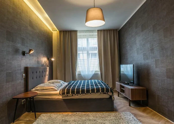 Exclusive 3 Bedroom Top-notch Flat, Great Location *